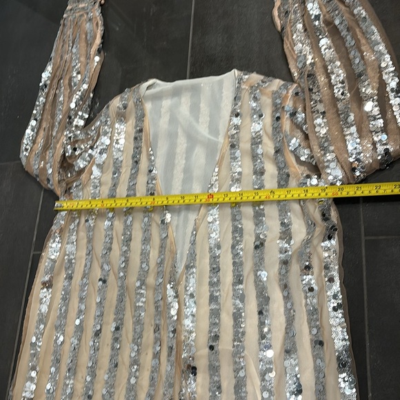 Fun sparkly outfit - Picture 13 of 17